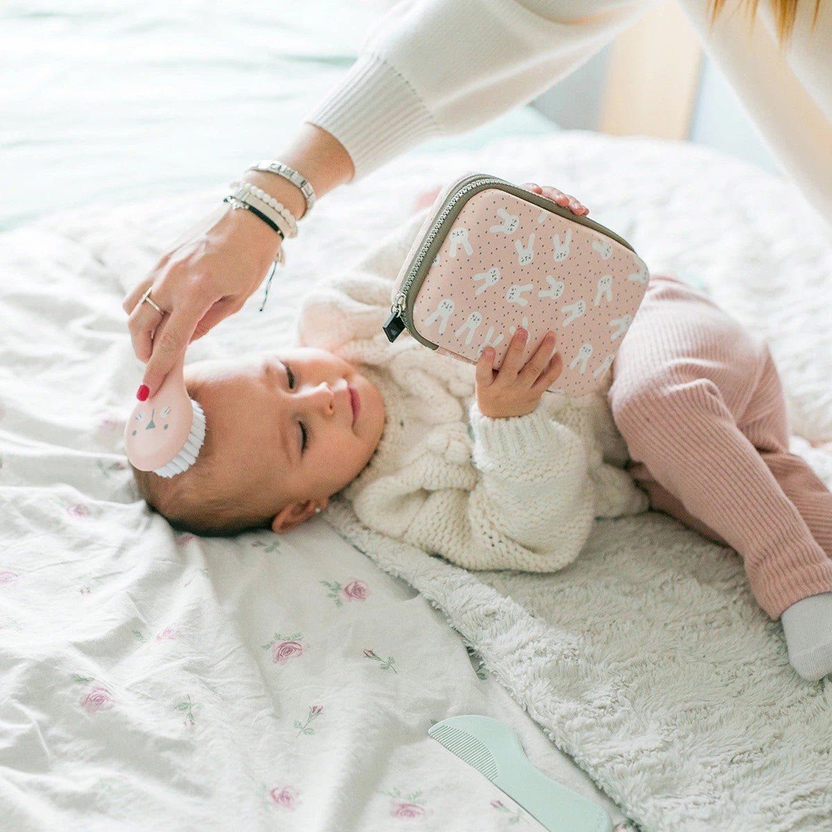 SUAVINEX Set Cepillo y Peine Recién Nacido Blanco 0+m-3