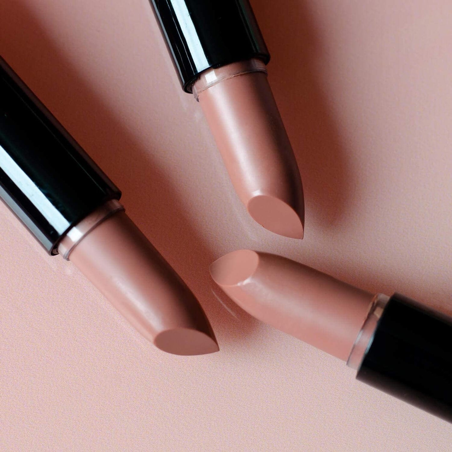 Camaleón Balsamo Labial Con Color Spf50 Marrón Sugar-4