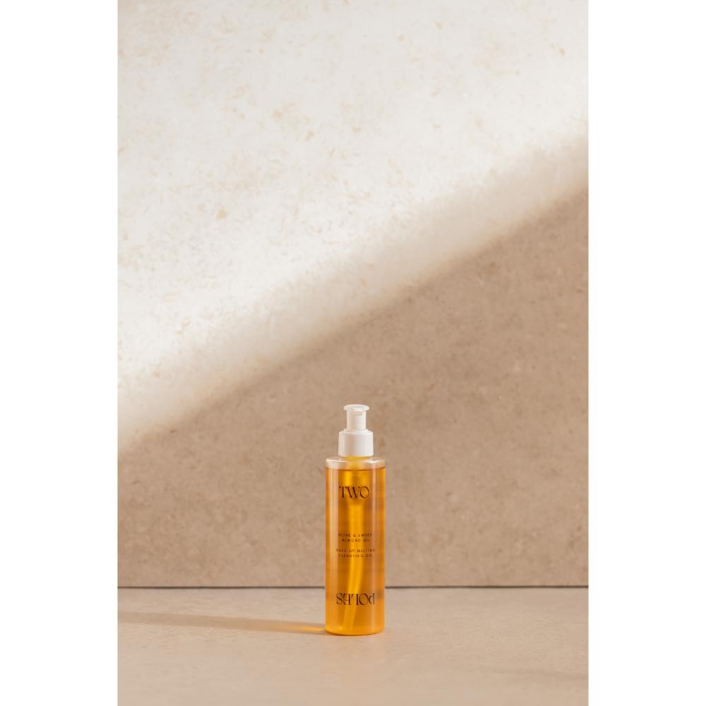 Two Poles Make-up Melting Cleansing Oil 190 ml-6