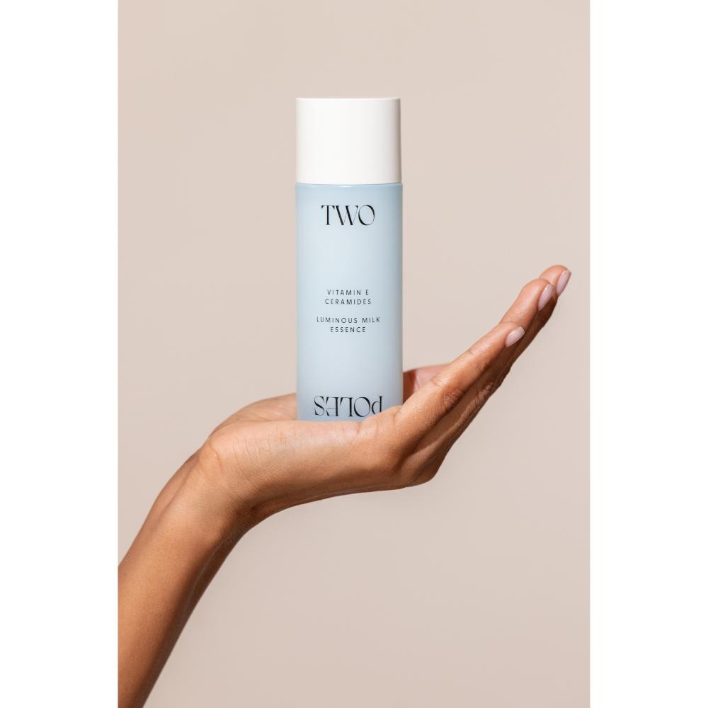 Two Poles Luminous Milk Essence 80 ml-2