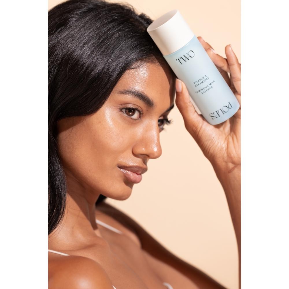 Two Poles Luminous Milk Essence 80 ml-3